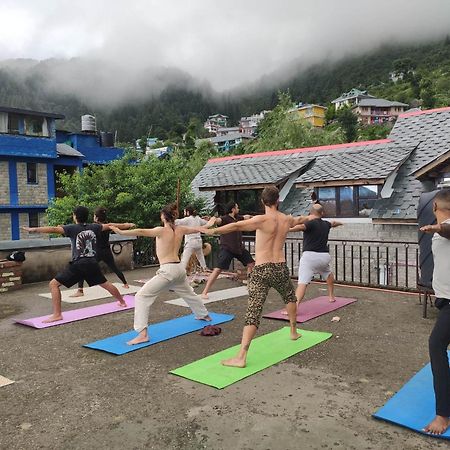 Utopia Hostels Dharamkot Mcleodganj Дармсала Екстер'єр фото