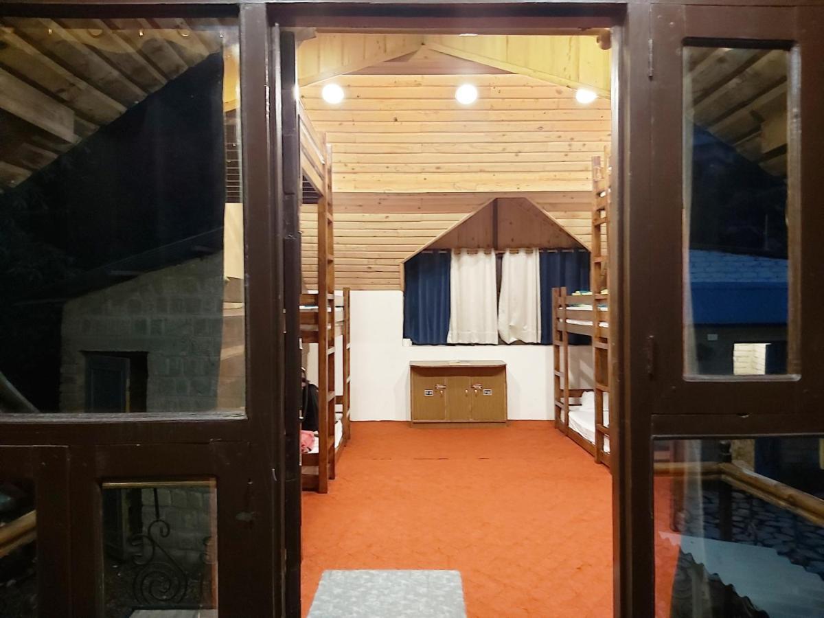 Utopia Hostels Dharamkot Mcleodganj Дармсала Екстер'єр фото
