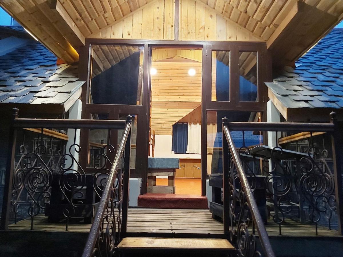 Utopia Hostels Dharamkot Mcleodganj Дармсала Екстер'єр фото