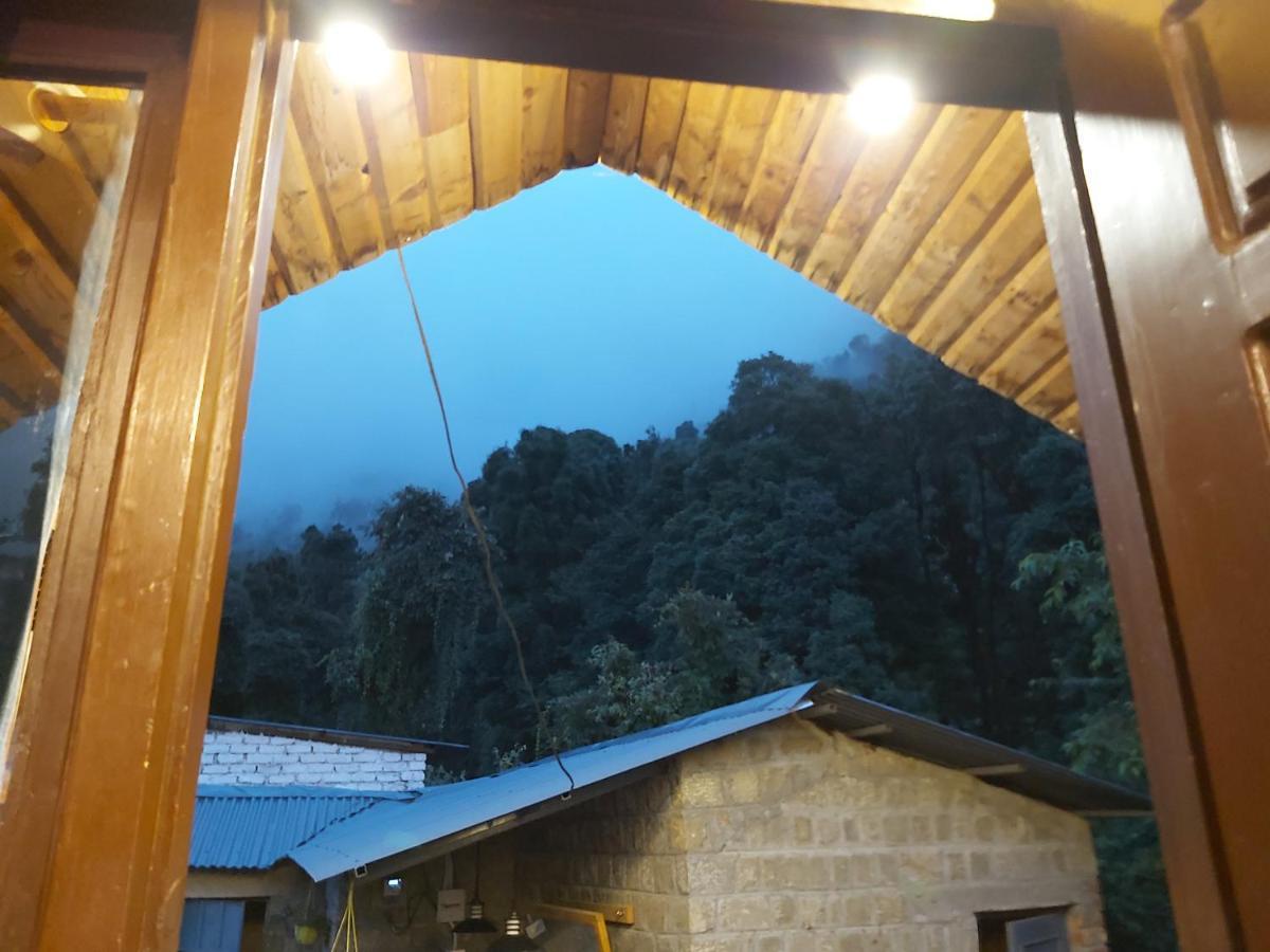 Utopia Hostels Dharamkot Mcleodganj Дармсала Екстер'єр фото