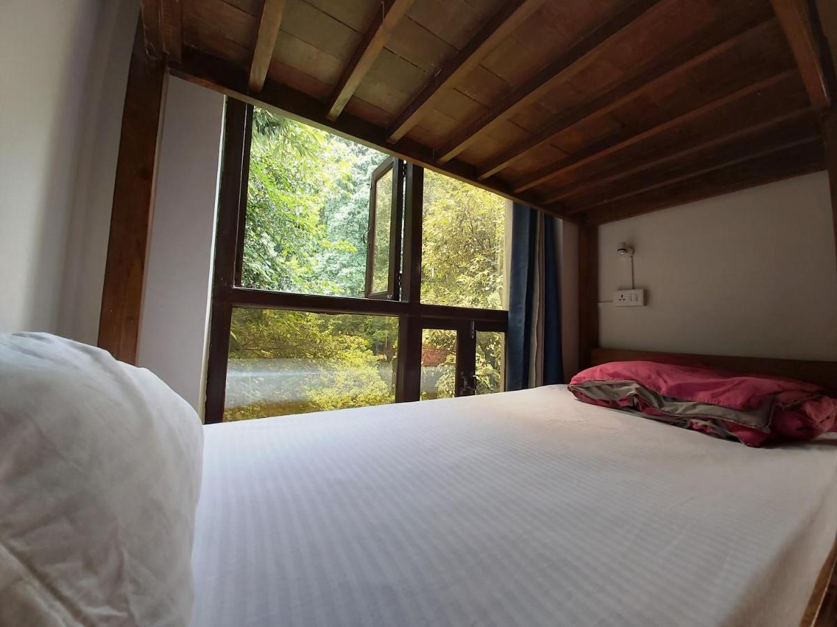 Utopia Hostels Dharamkot Mcleodganj Дармсала Екстер'єр фото