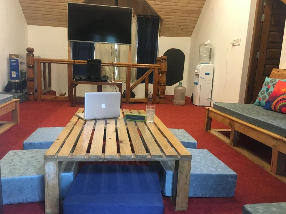 Utopia Hostels Dharamkot Mcleodganj Дармсала Екстер'єр фото