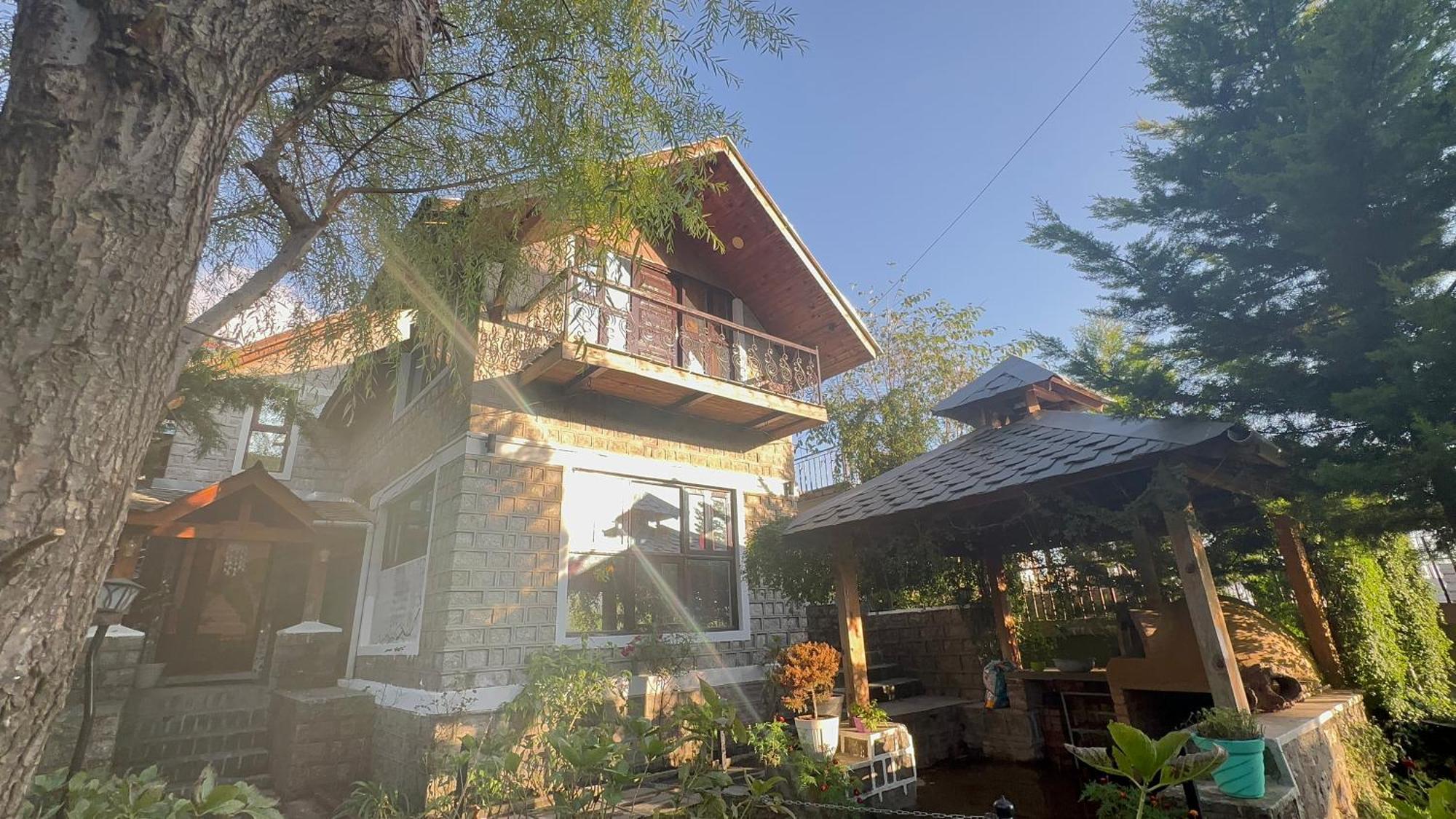 Utopia Hostels Dharamkot Mcleodganj Дармсала Екстер'єр фото