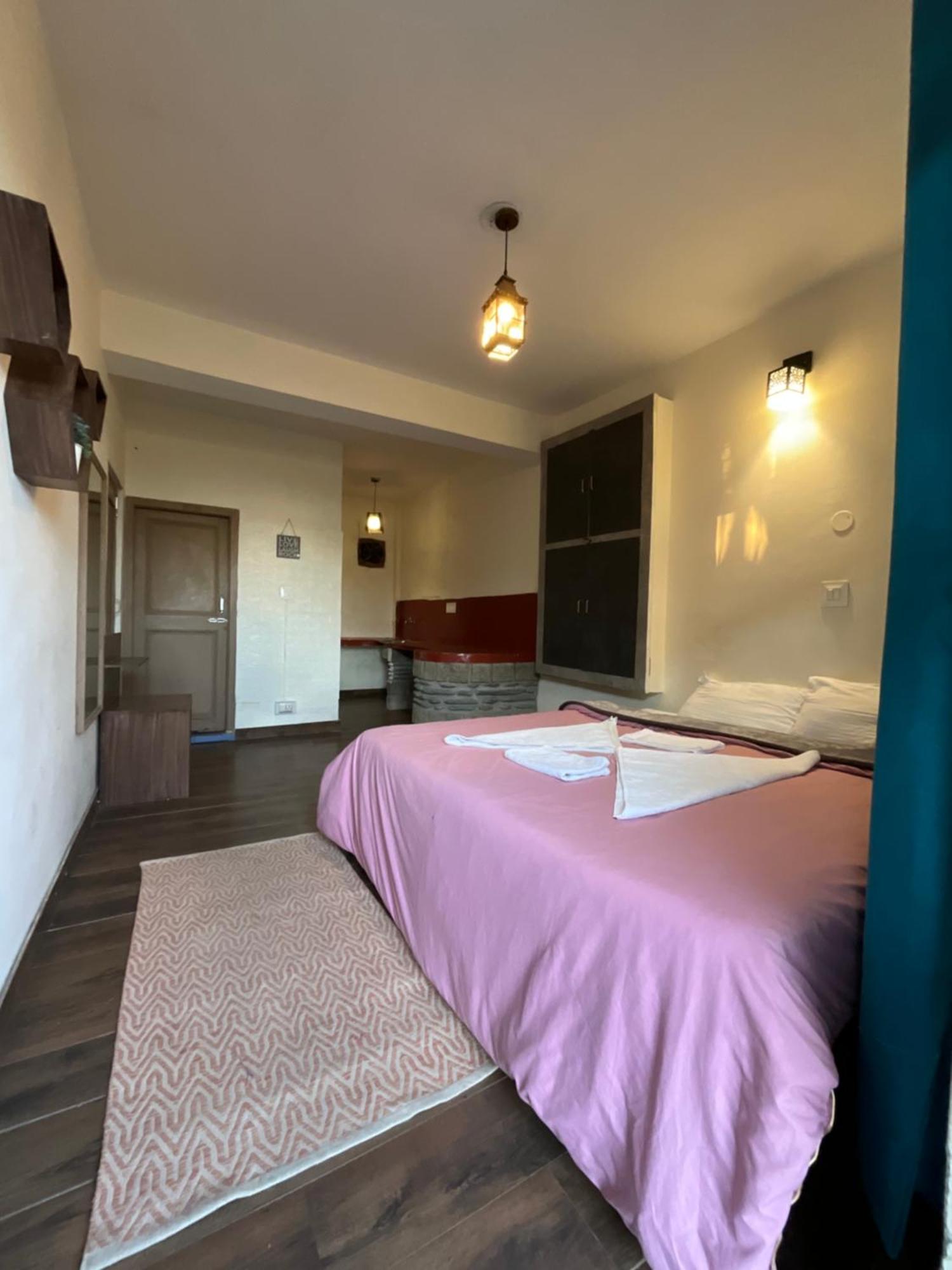 Utopia Hostels Dharamkot Mcleodganj Дармсала Екстер'єр фото
