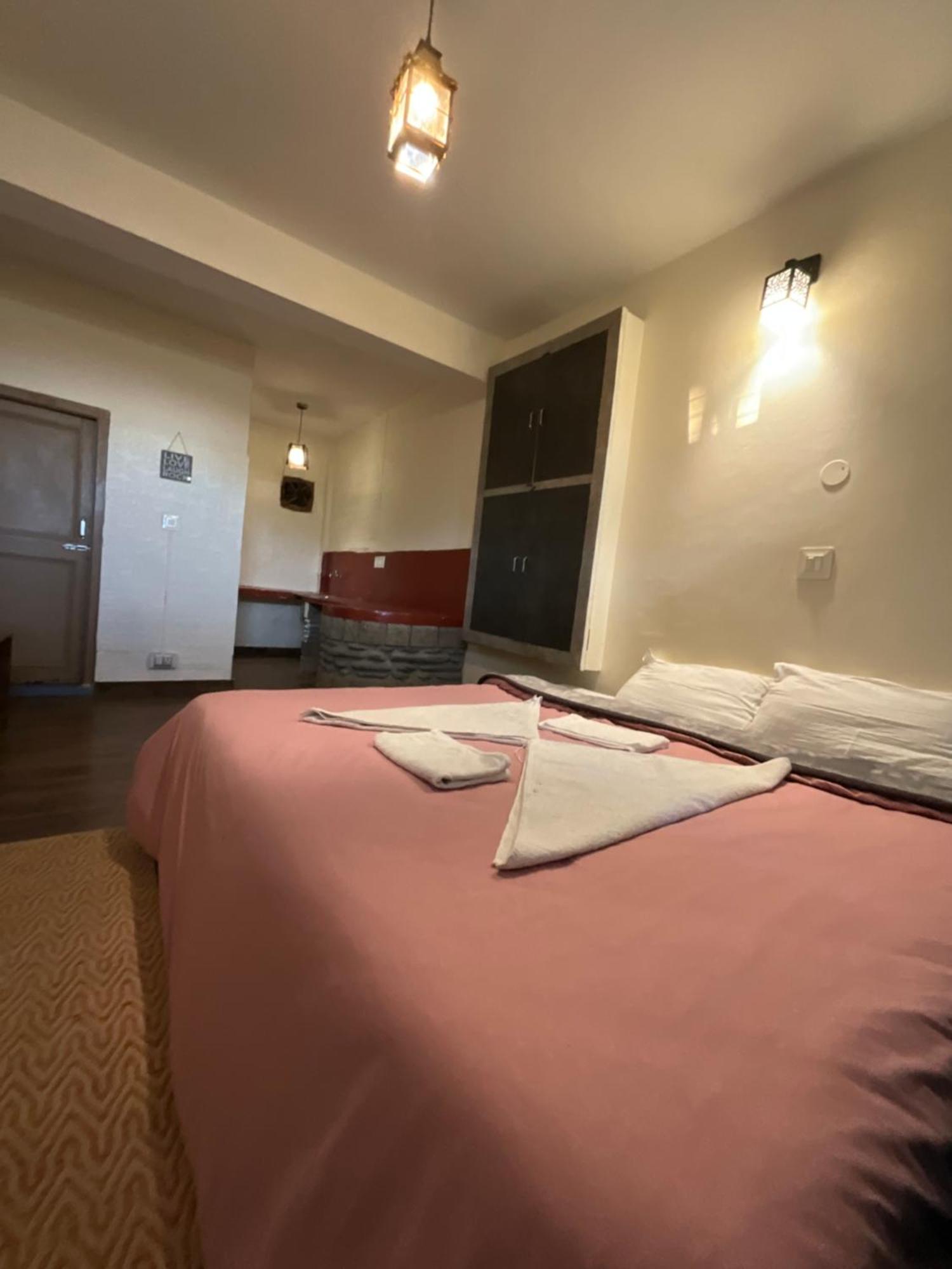 Utopia Hostels Dharamkot Mcleodganj Дармсала Екстер'єр фото