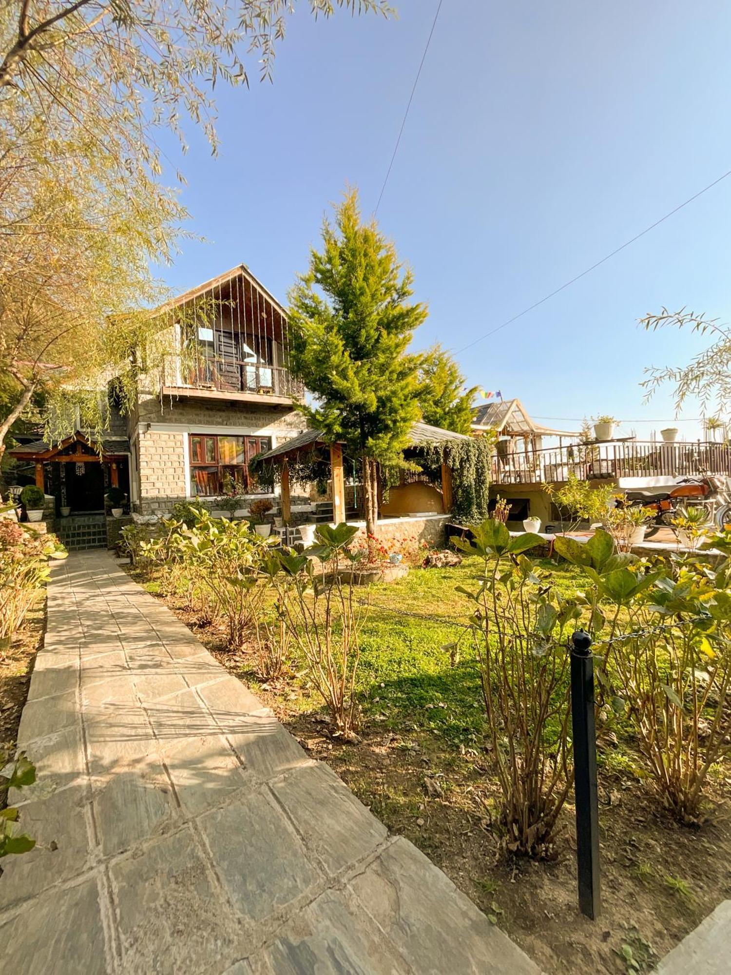 Utopia Hostels Dharamkot Mcleodganj Дармсала Екстер'єр фото
