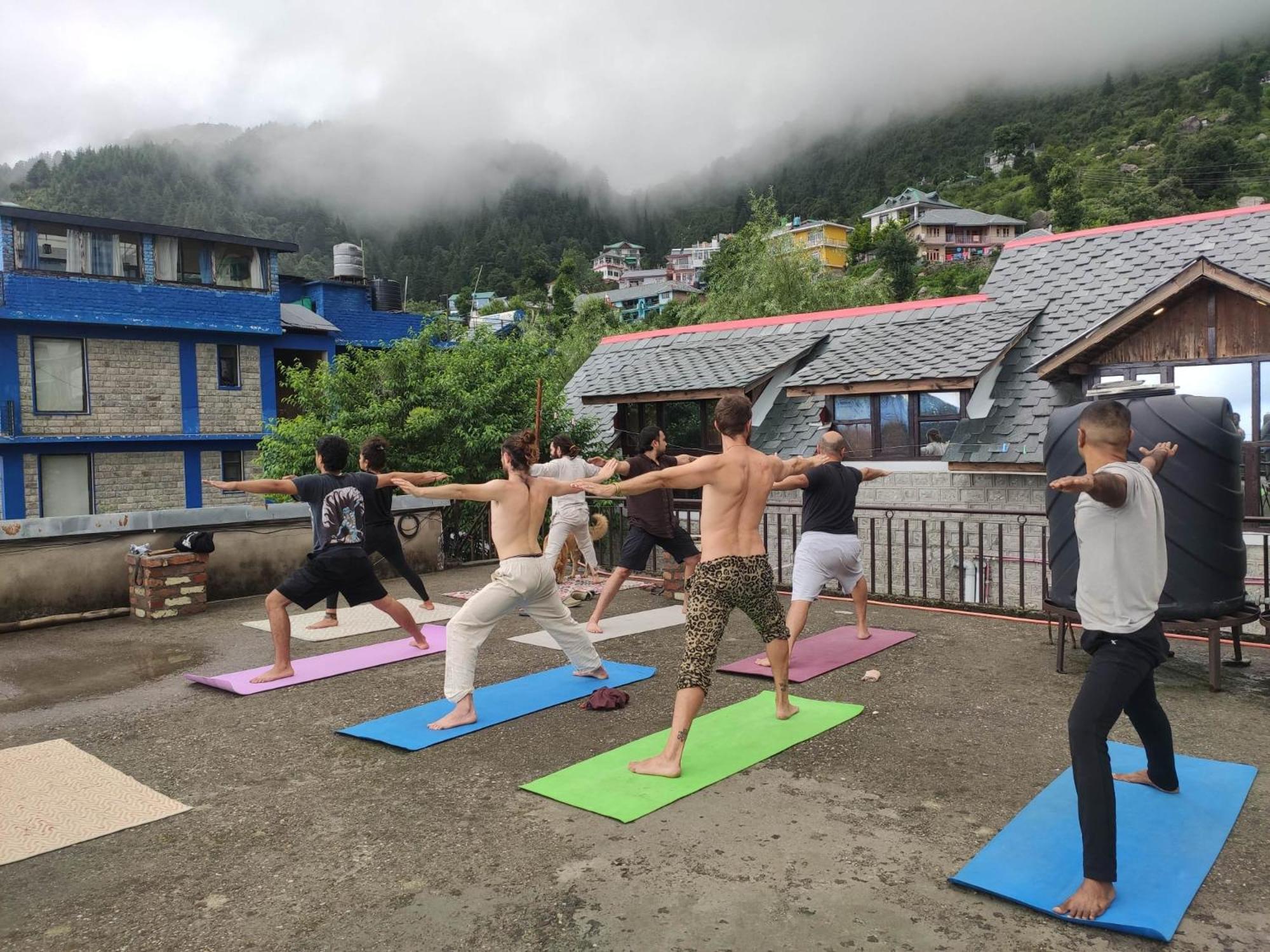 Utopia Hostels Dharamkot Mcleodganj Дармсала Екстер'єр фото