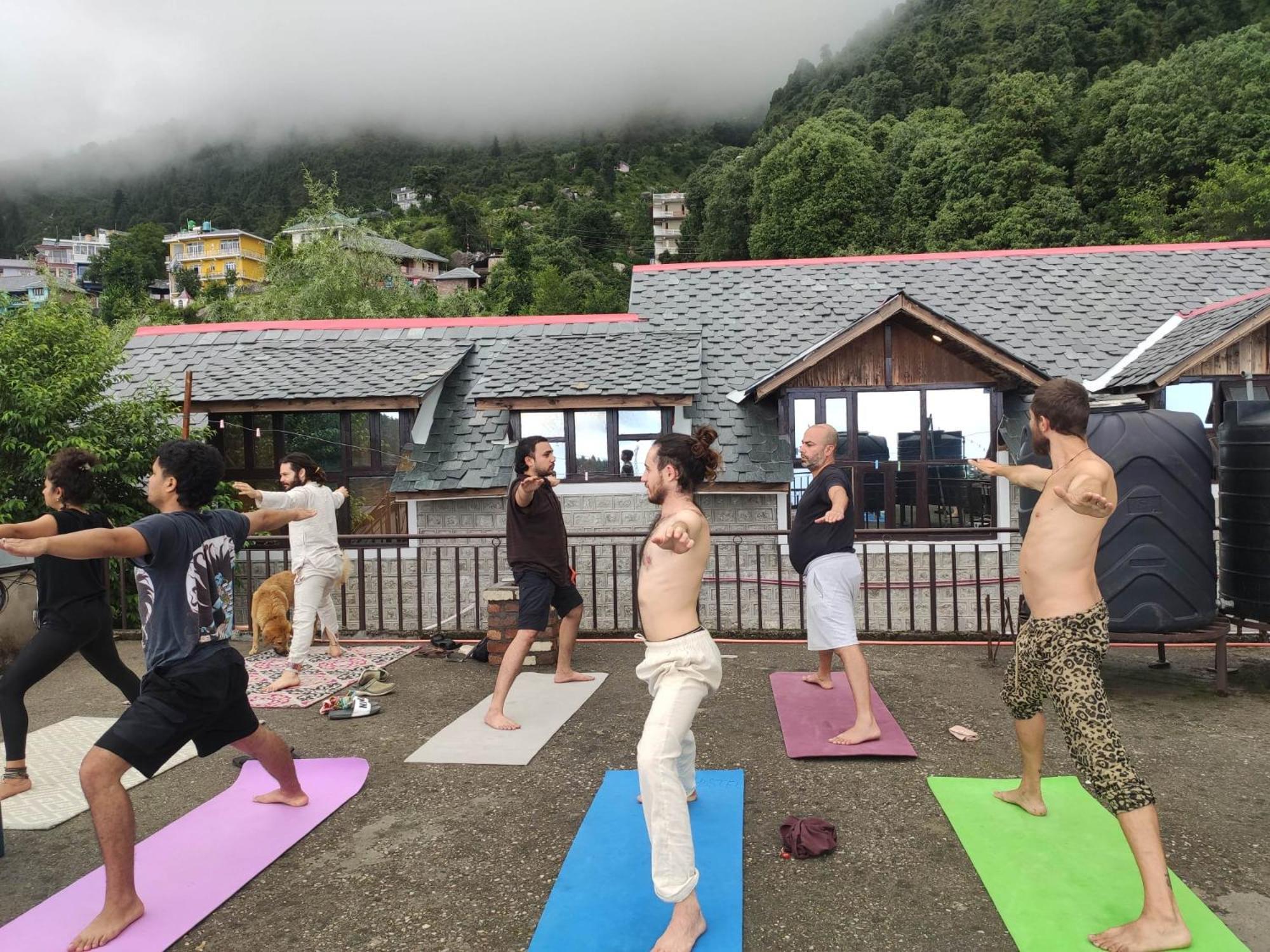 Utopia Hostels Dharamkot Mcleodganj Дармсала Екстер'єр фото