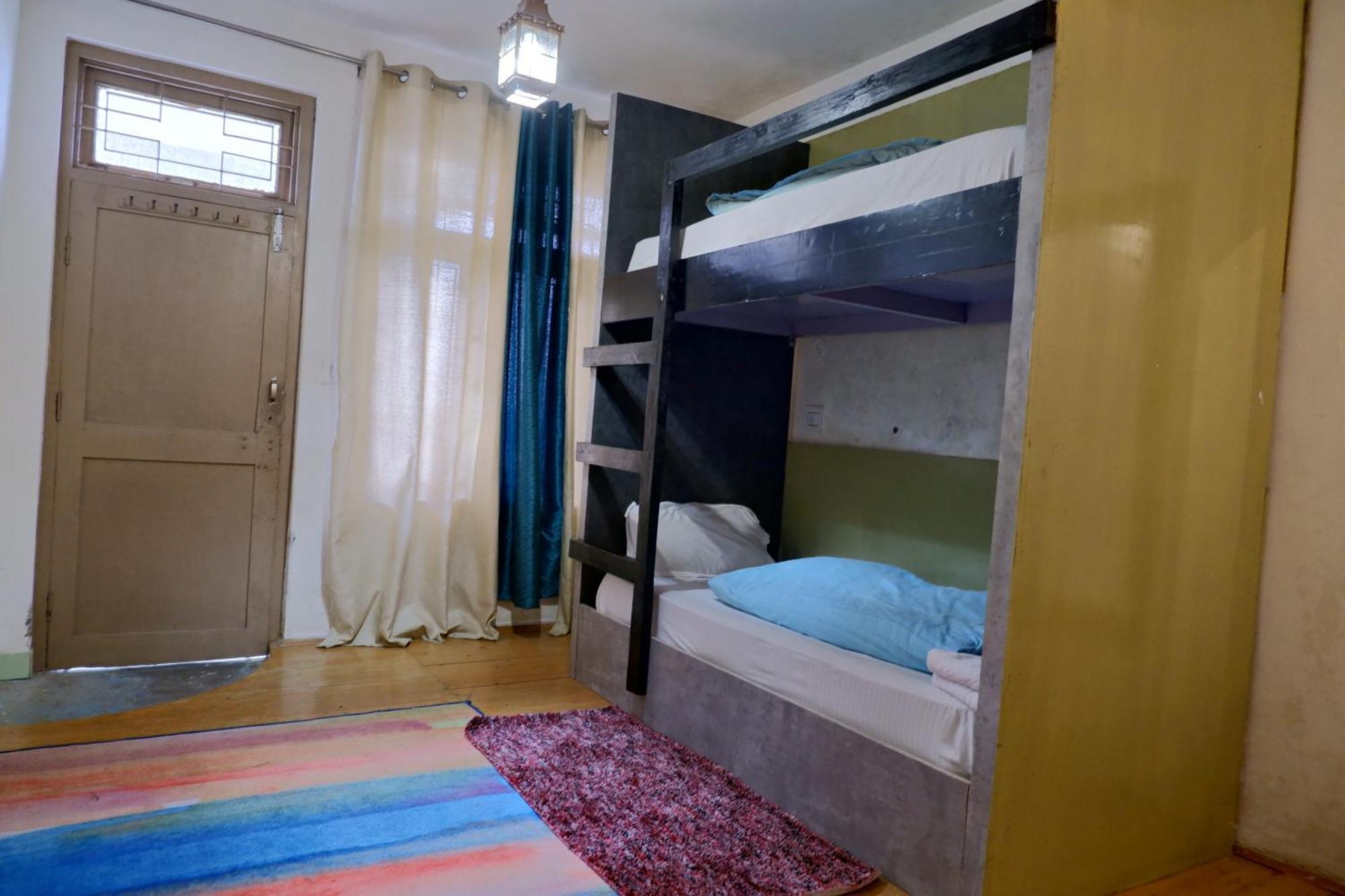 Utopia Hostels Dharamkot Mcleodganj Дармсала Екстер'єр фото