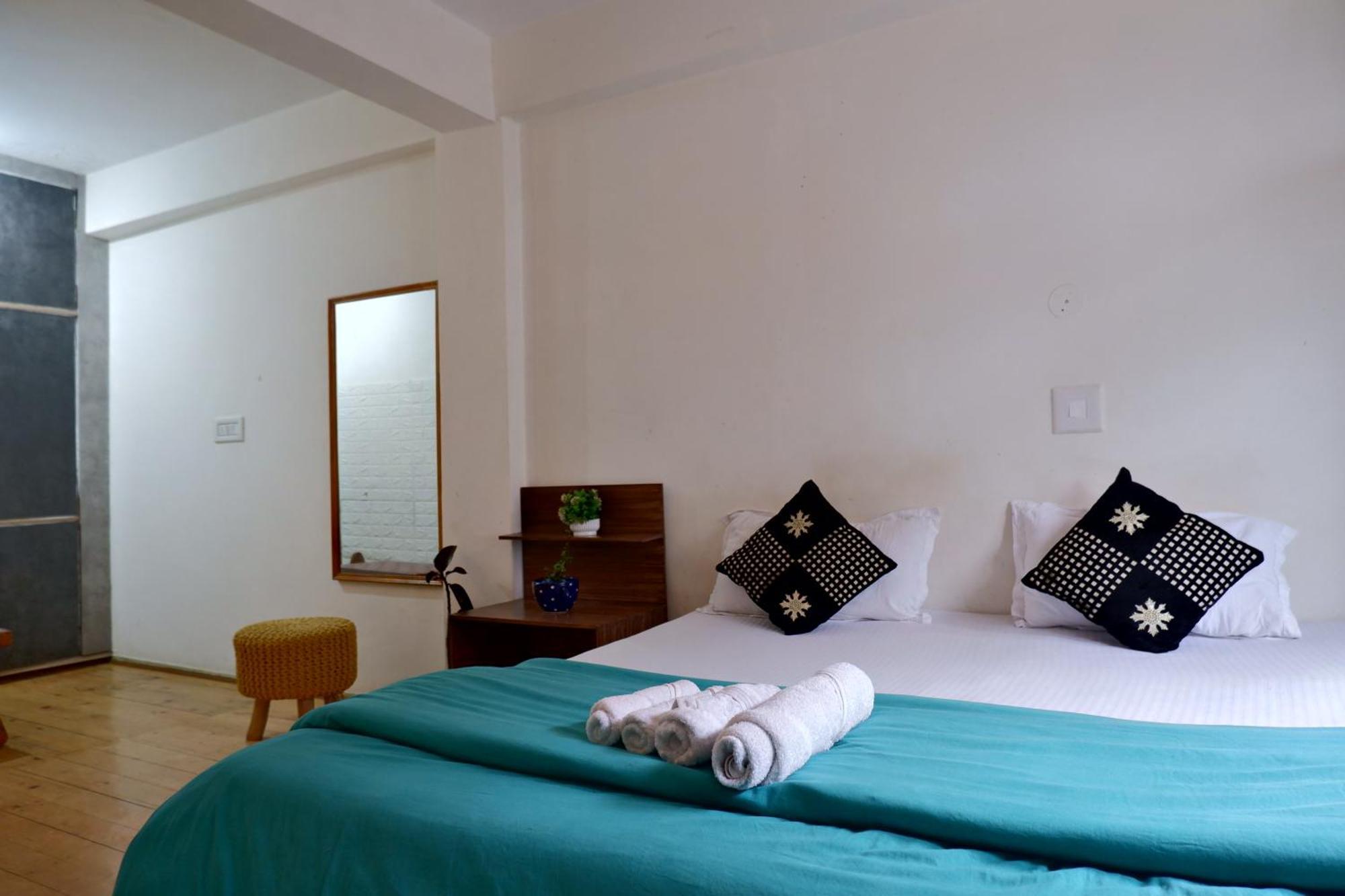 Utopia Hostels Dharamkot Mcleodganj Дармсала Екстер'єр фото