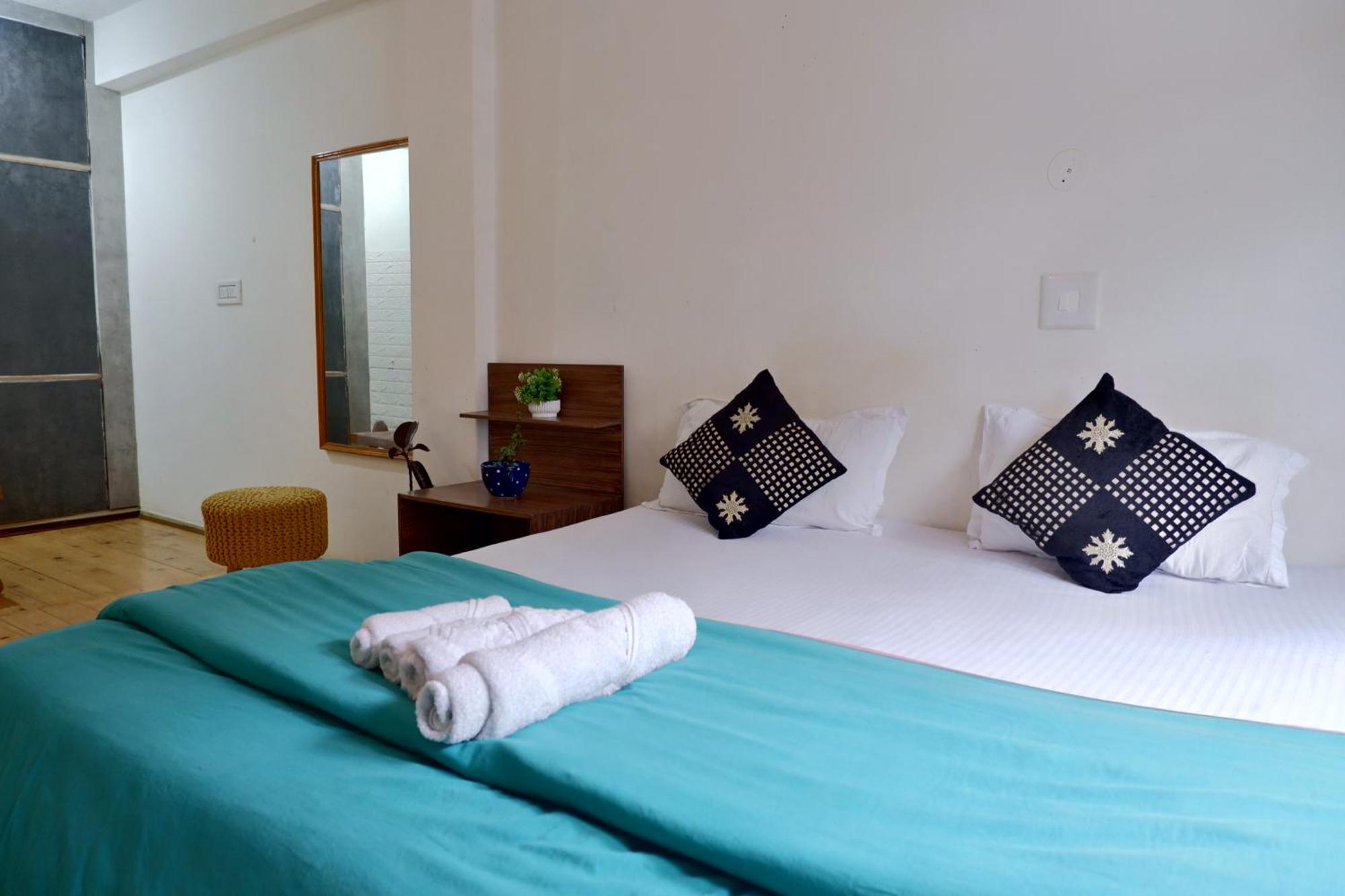 Utopia Hostels Dharamkot Mcleodganj Дармсала Екстер'єр фото