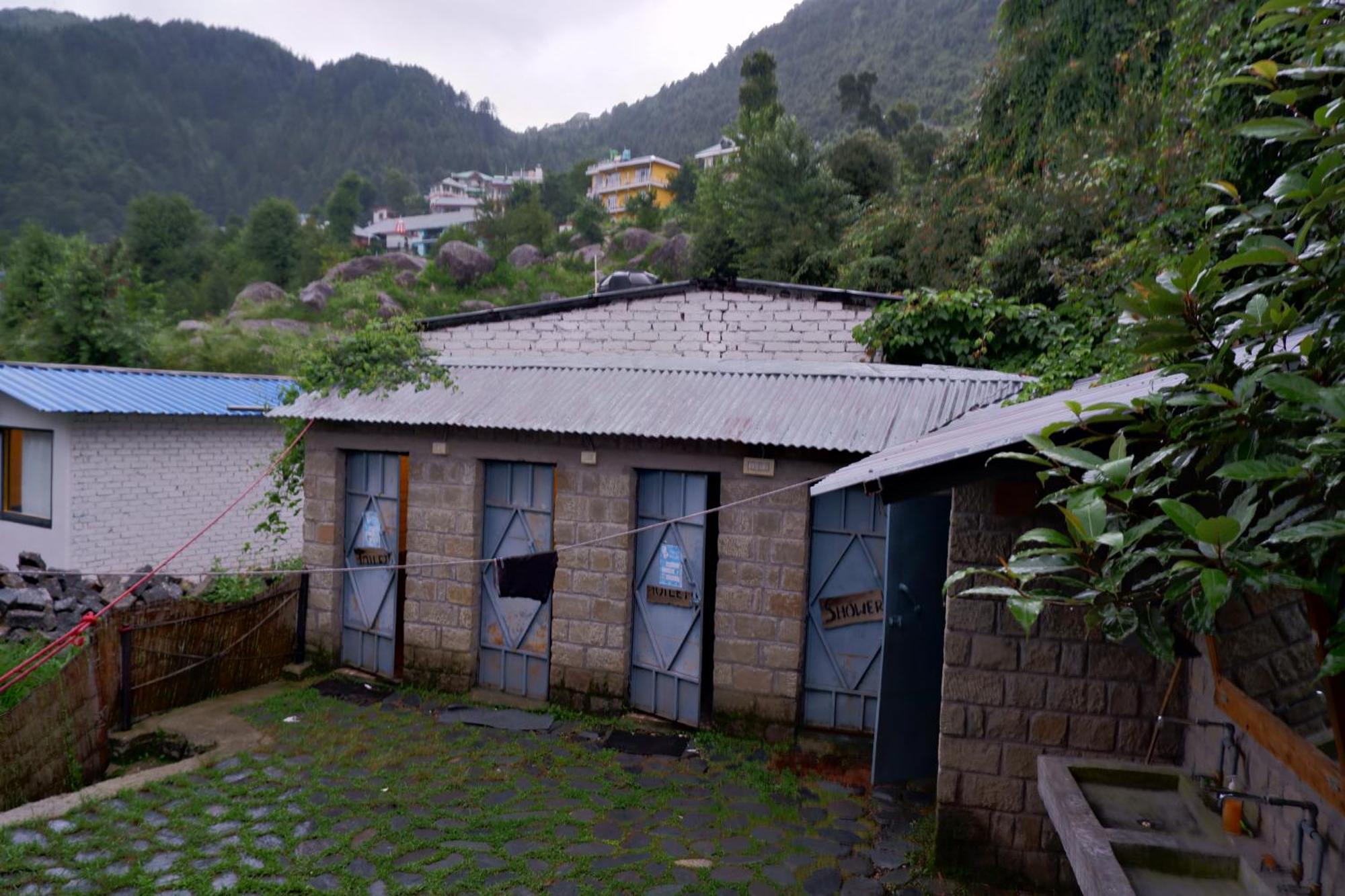 Utopia Hostels Dharamkot Mcleodganj Дармсала Екстер'єр фото