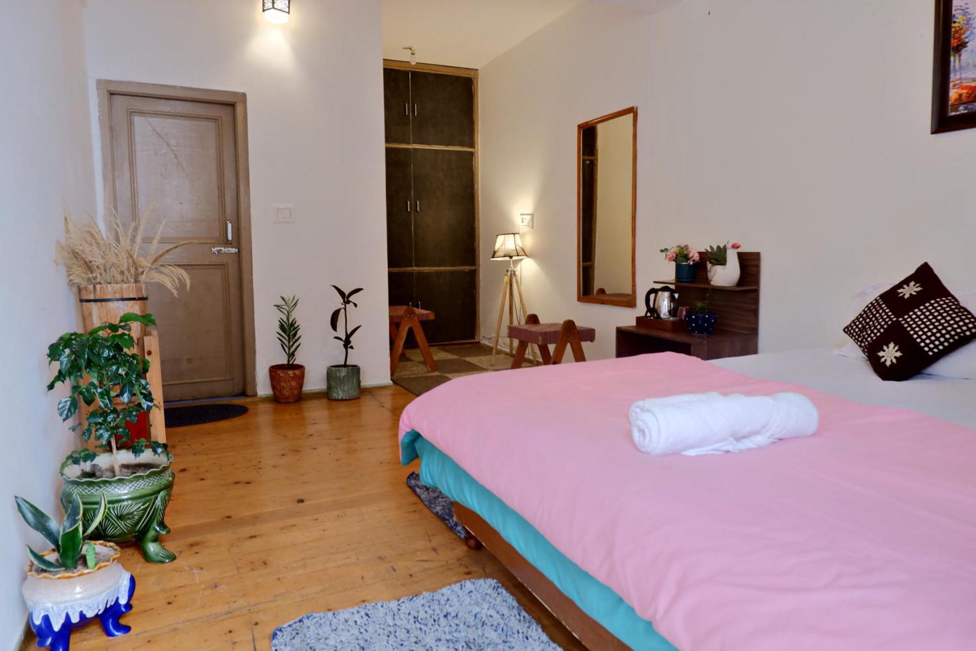 Utopia Hostels Dharamkot Mcleodganj Дармсала Екстер'єр фото