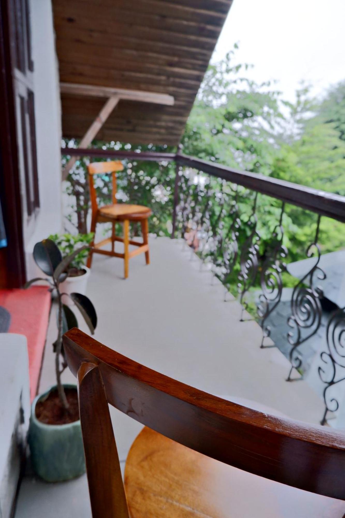 Utopia Hostels Dharamkot Mcleodganj Дармсала Екстер'єр фото