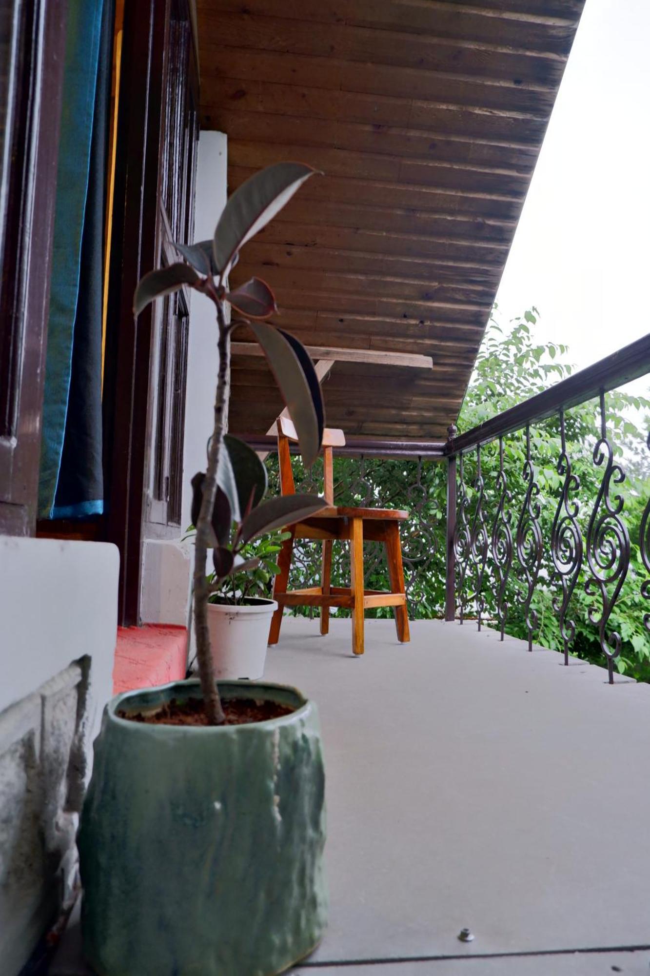 Utopia Hostels Dharamkot Mcleodganj Дармсала Екстер'єр фото